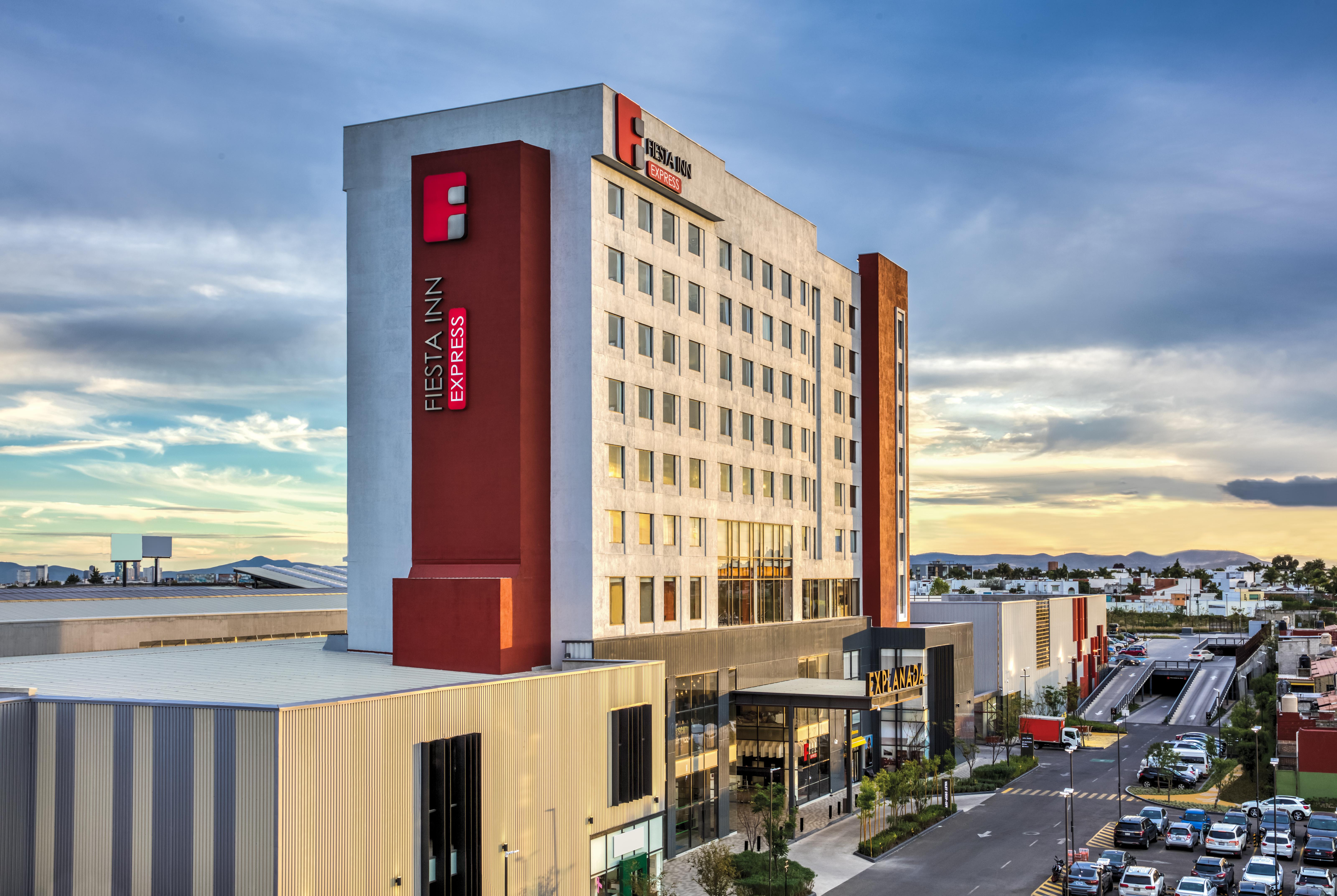 Fiesta Inn Express Puebla Explanada Esterno foto