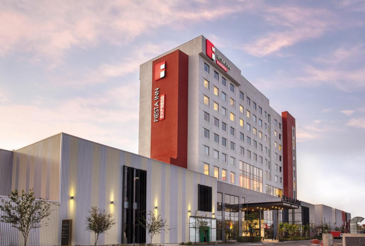 Fiesta Inn Express Puebla Explanada Esterno foto